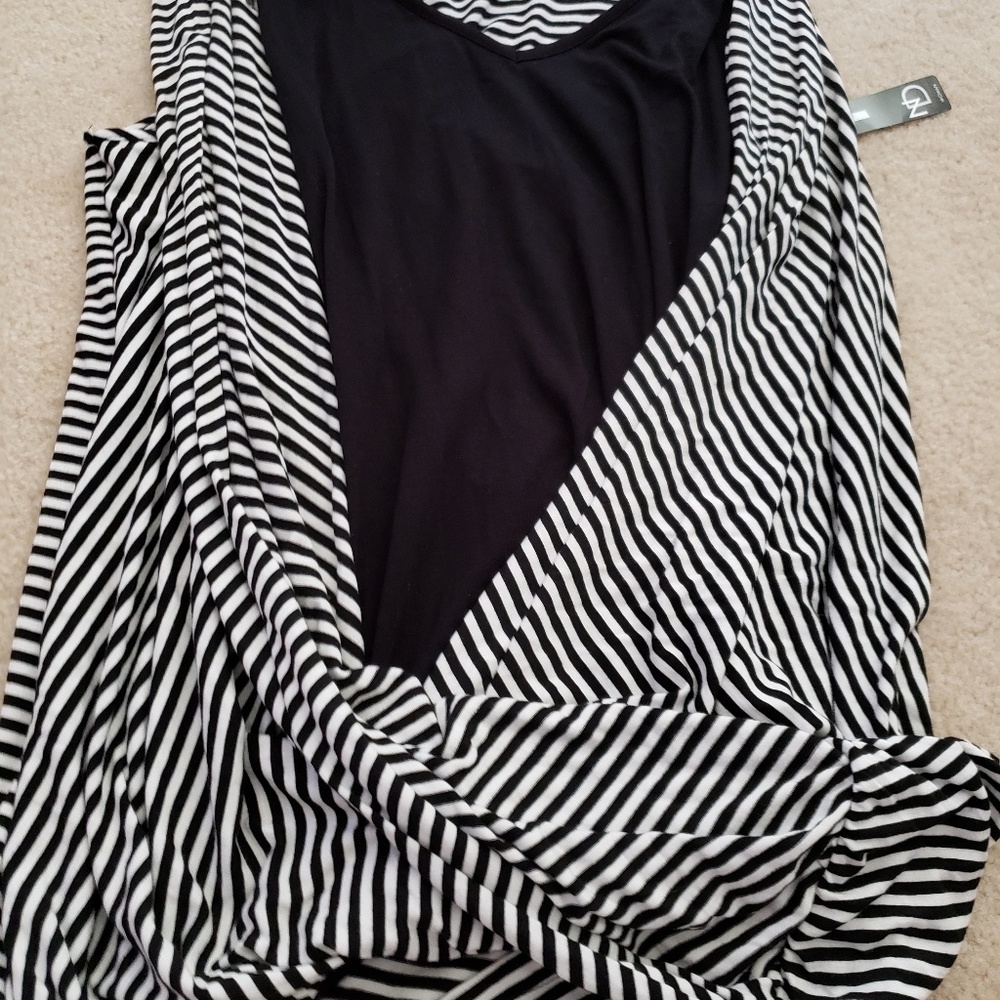 Ladies sleeveless top